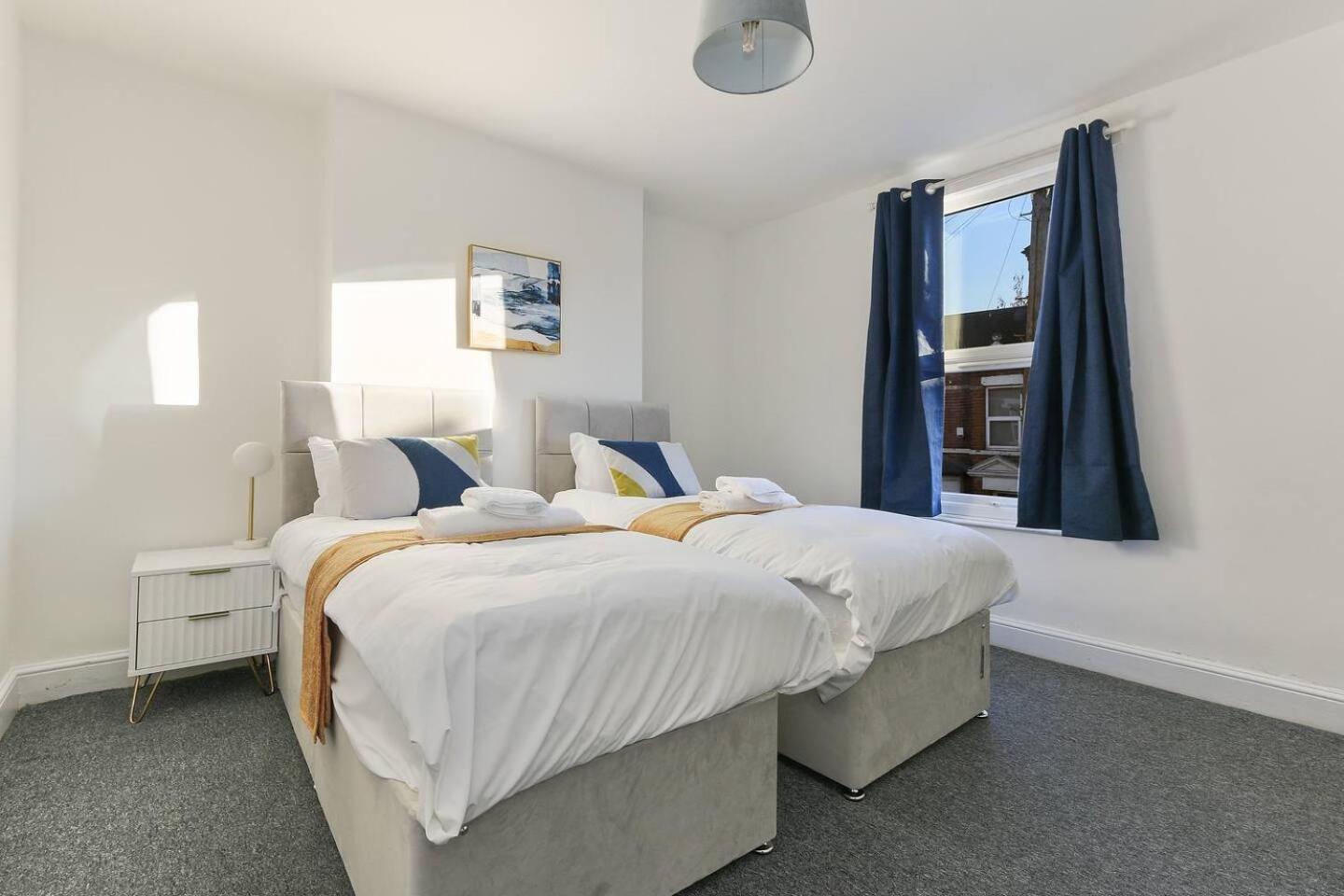 Holiday home Prime Location Stylish 4-bed House Near Trent Br Nottingham